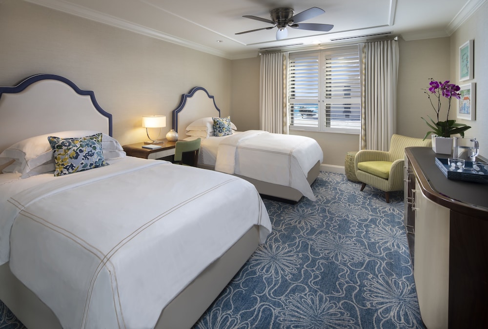 Deluxe Room, 2 Double Beds, Partial Ocean View