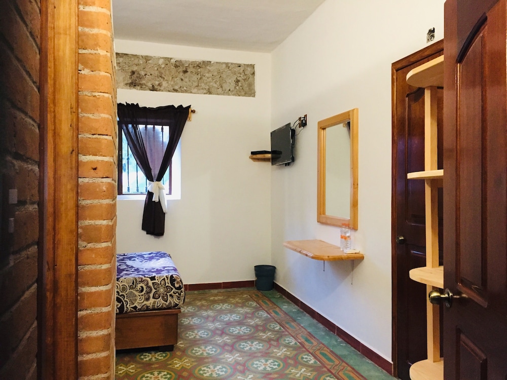 Standard Room photo 2