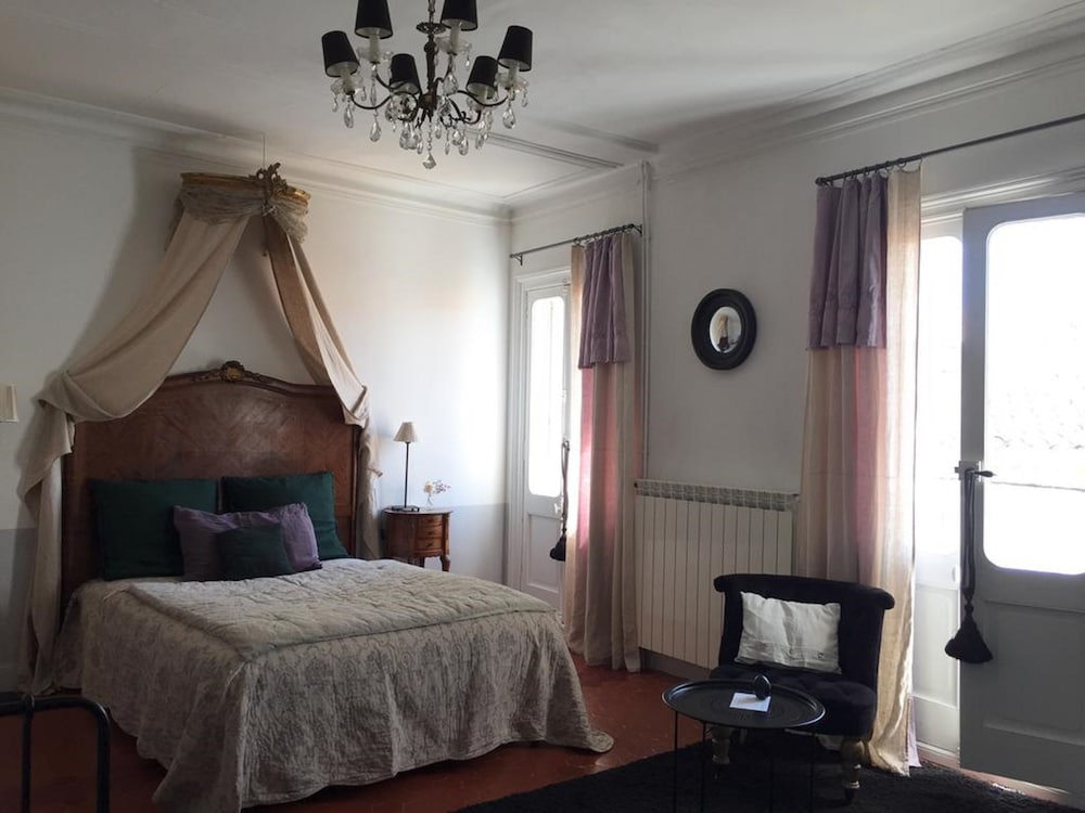Romantic Double Room (La Bourgeoise)