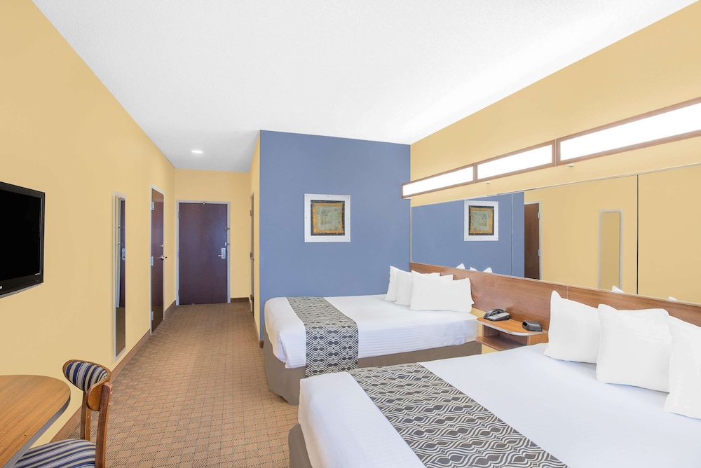 Room, Accessible - Photo 1