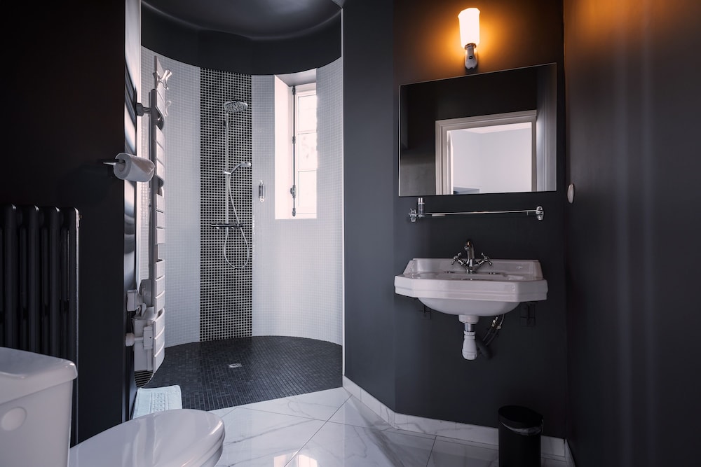 Superior Double or Twin Room, Ensuite, Park View (Tower Room) photo 3