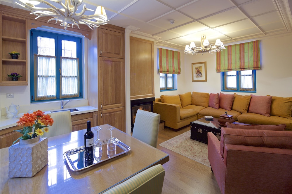 Executive Suite, Multiple Beds photo 3