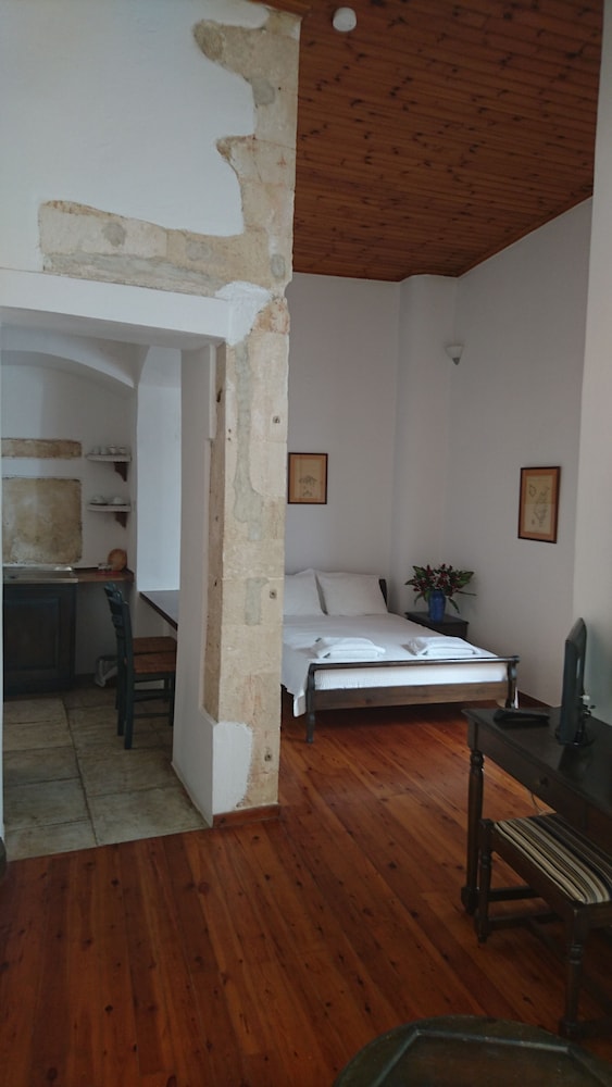 Economy Room photo 1