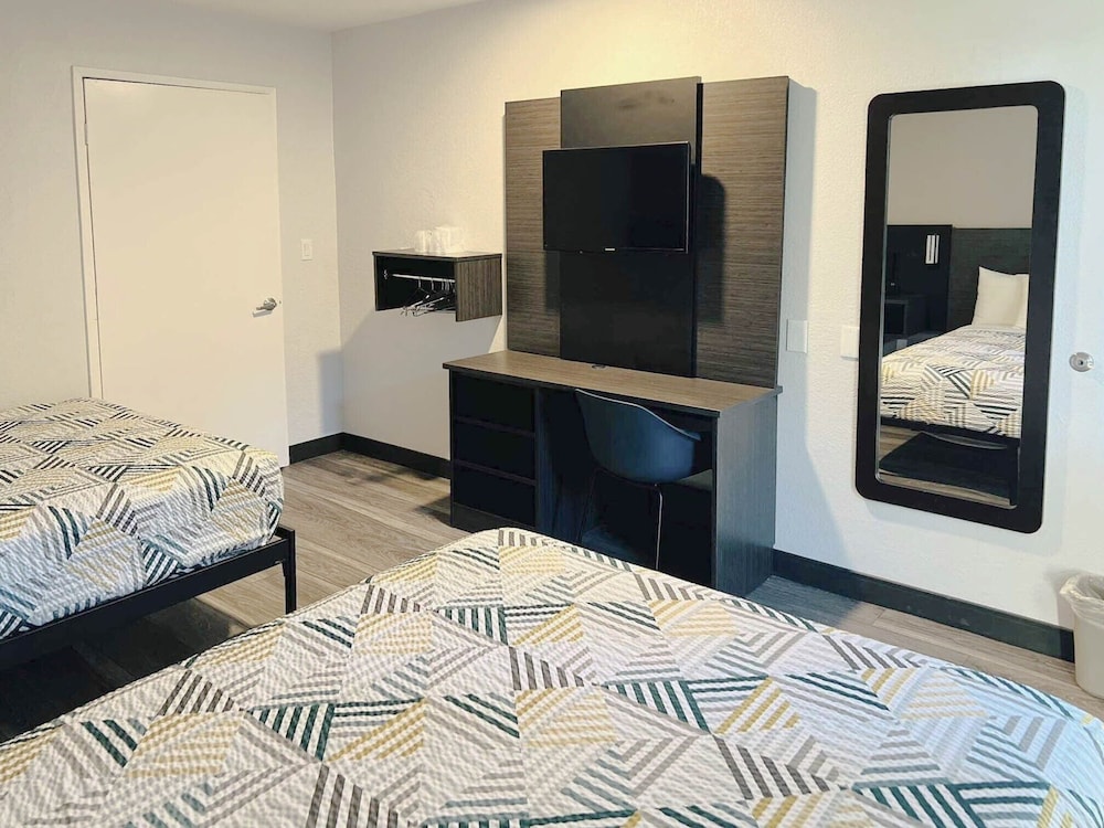 Standard Room, 2 Queen Beds, Accessible, Non Smoking