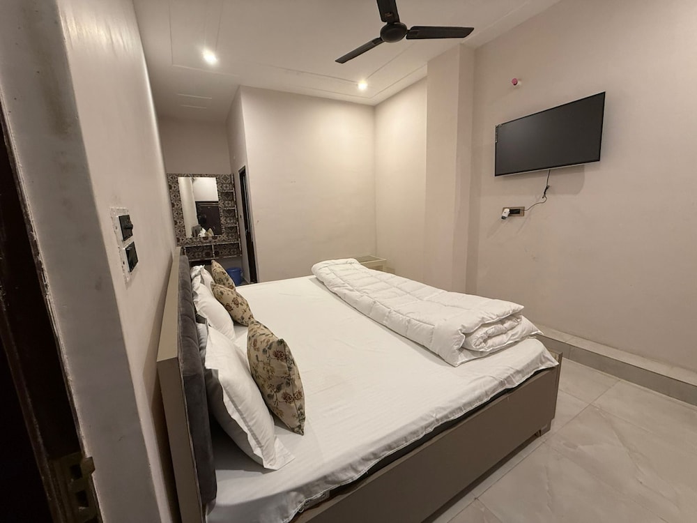 Basic Double Room