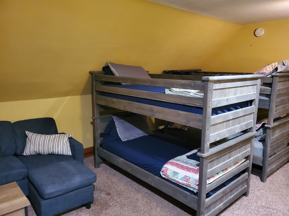 East Loft, Multiple Beds, Shared Bathroom, City View