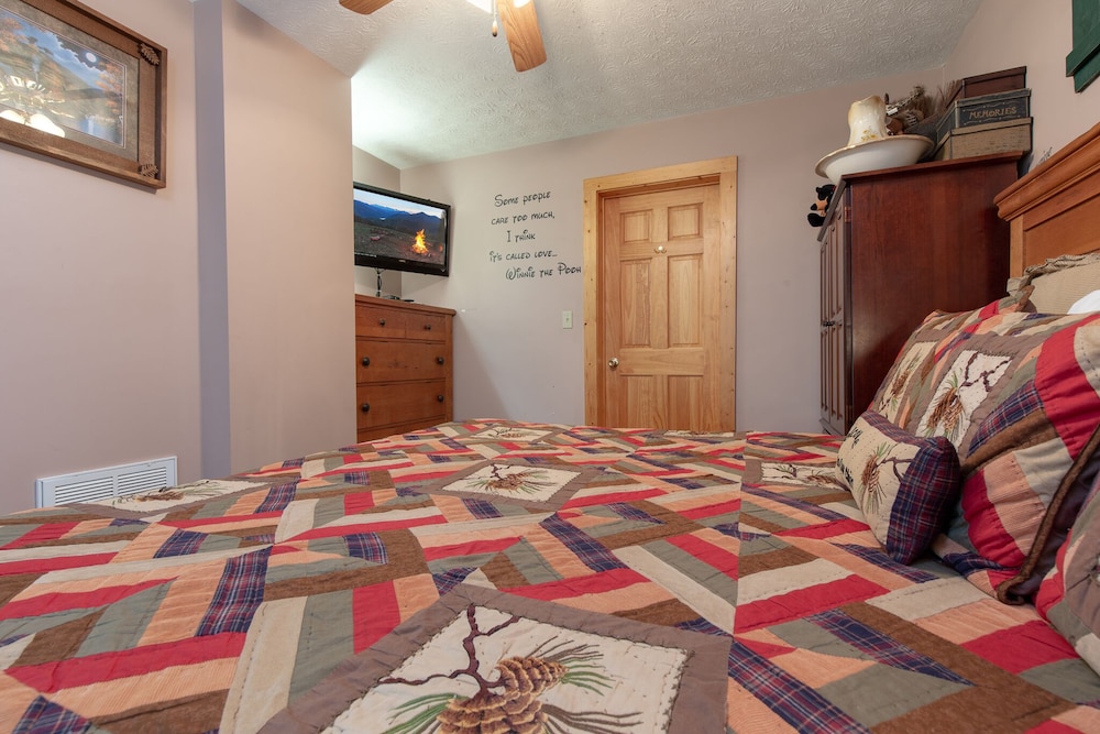 Studio (2 Bedrooms)