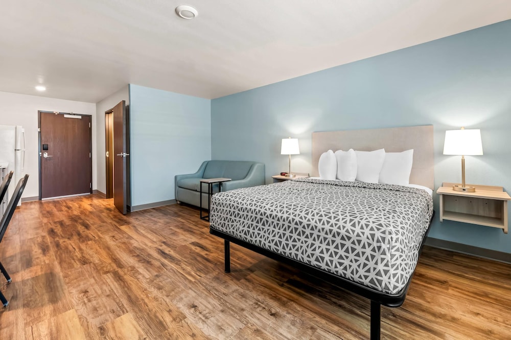 Suite, 1 Queen Bed, Non Smoking