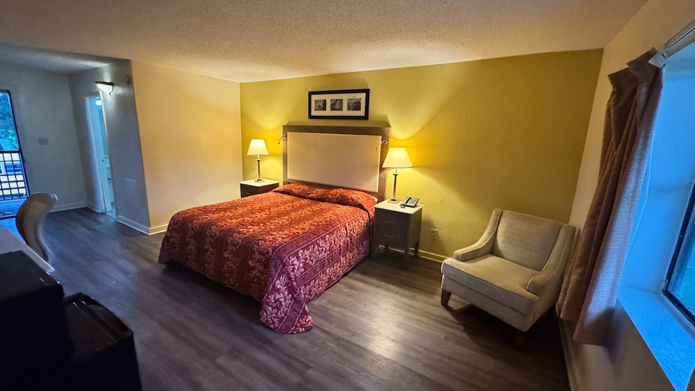 Economy Room