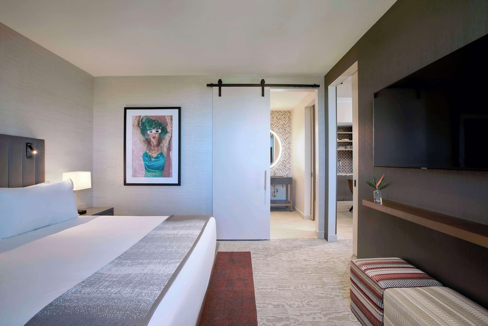 Suite, 1 King Bed (Parlor) - Photo 2