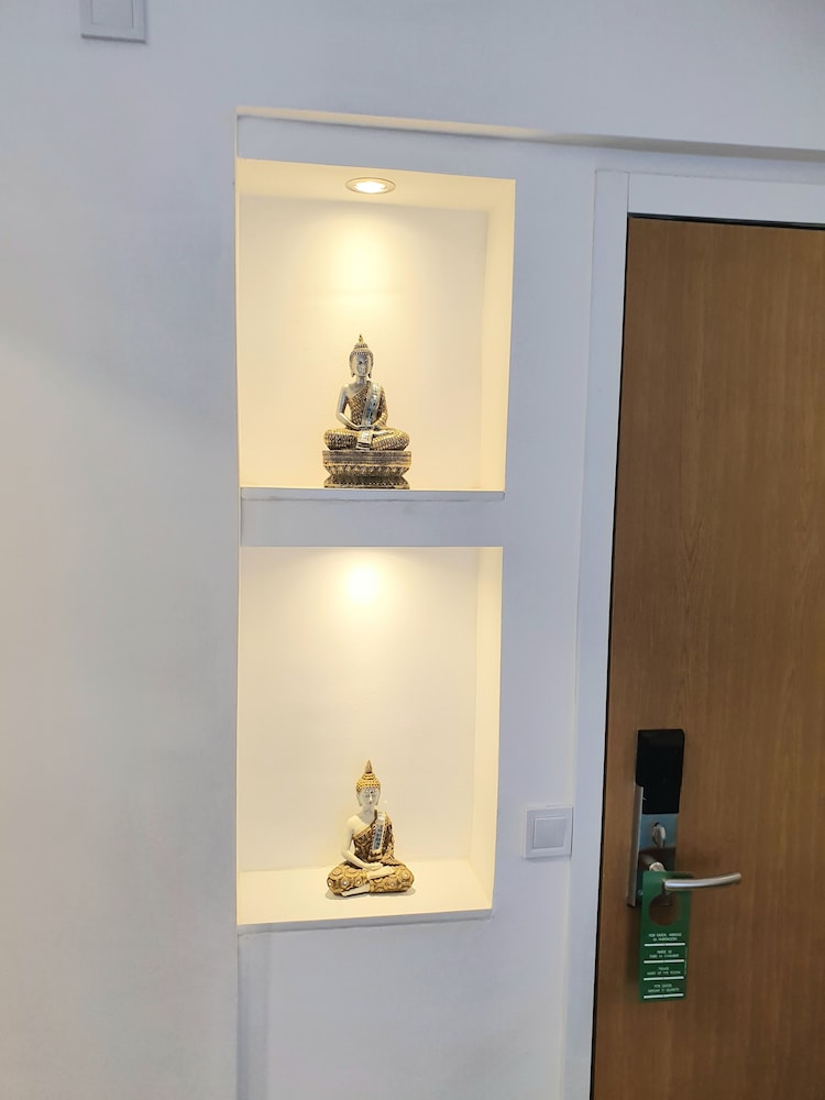 Comfort Double Room, Terrace with Free Airport Shuttle - Photo 3