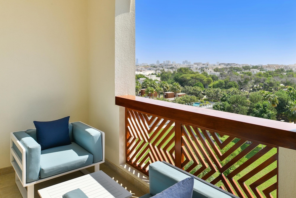 Deluxe Room, 1 King Bed, Balcony - Photo 3