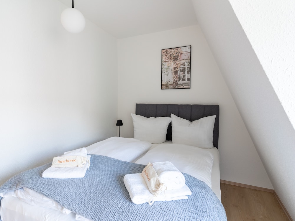 Two-Bedroom Duplex Suite with balcony photo 2