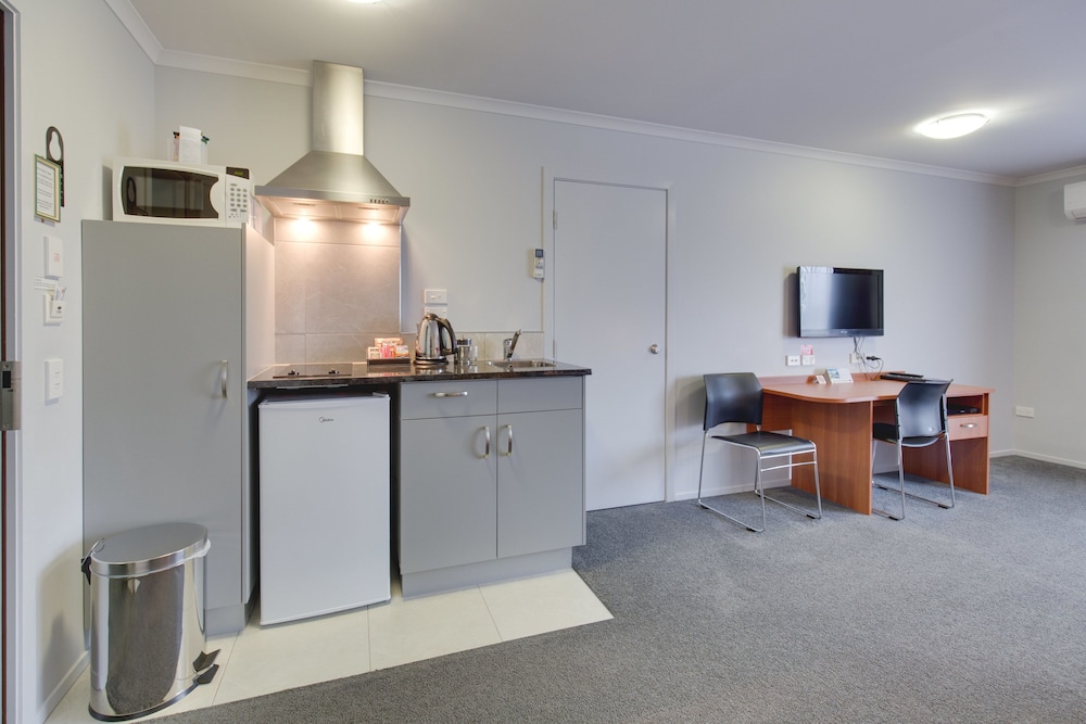 Sea View Suite, Shower, with Patio - Ground Floor