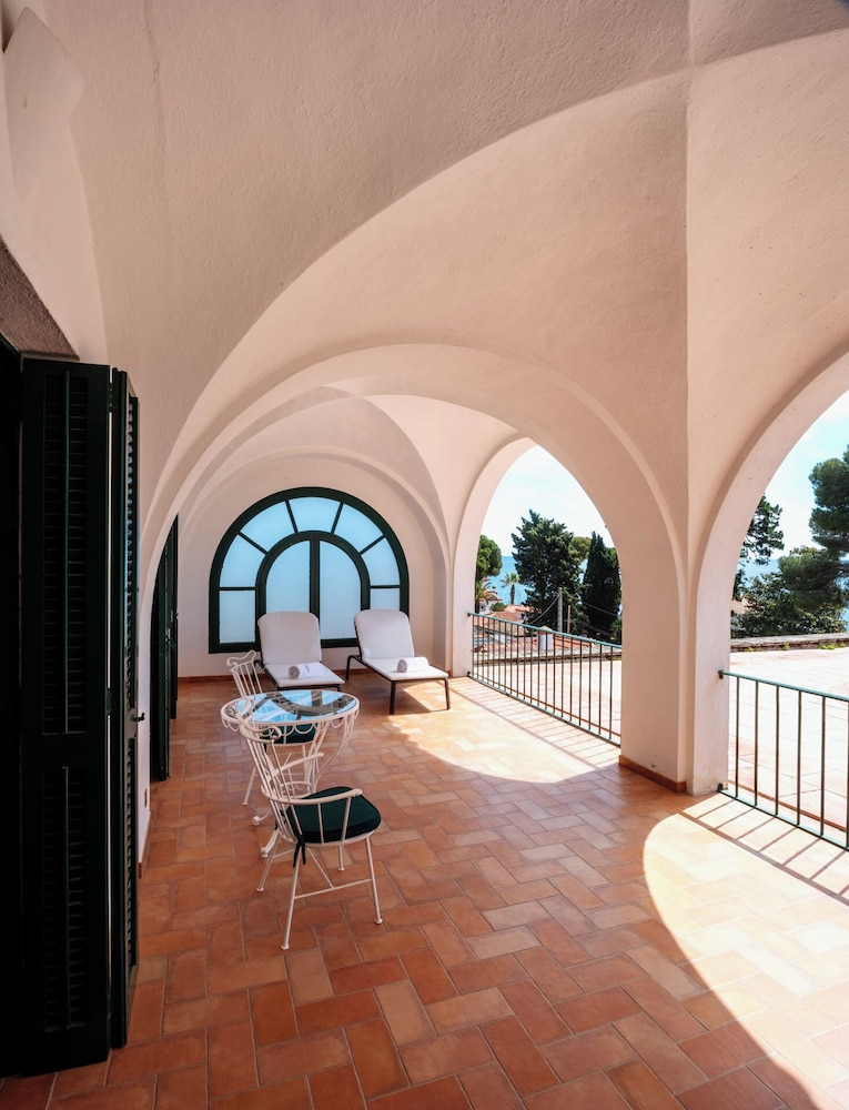 Suite, Terrace, Partial Sea View