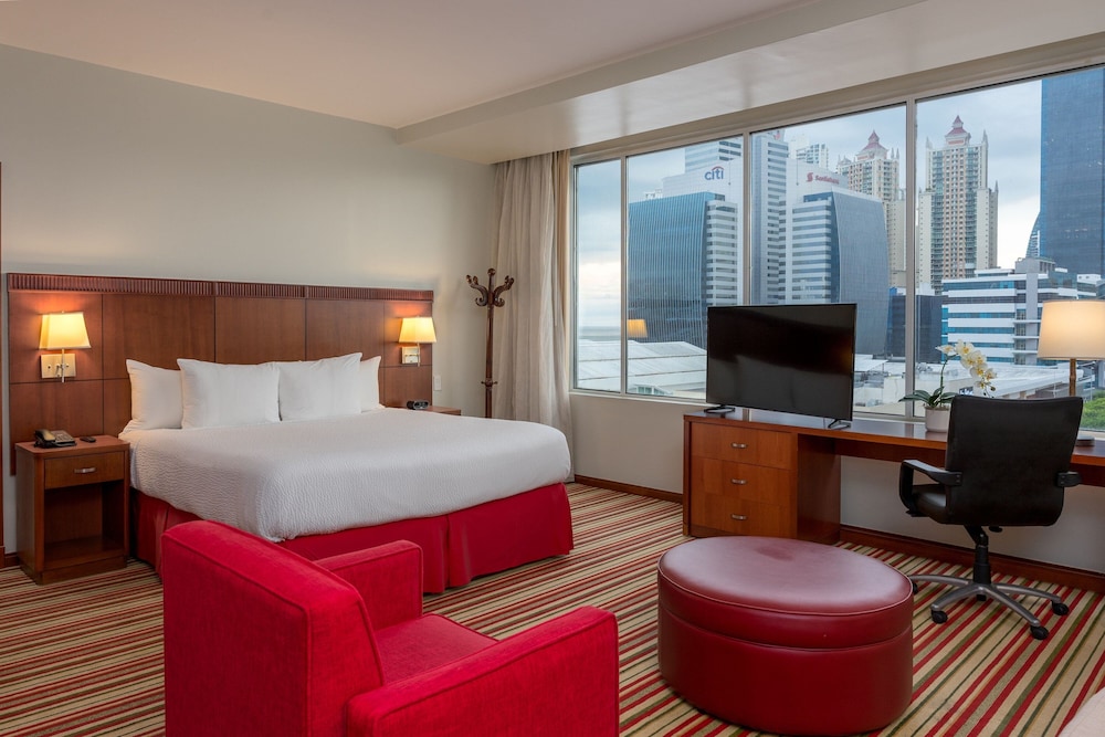 Executive Room, 1 King Bed with Sofa bed, City View - Photo 5