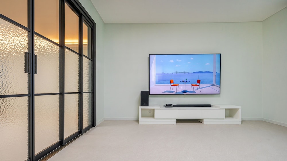 Basic Room, 2 Bedrooms (Private House(2025New/ Jacuzzi/BBQ))