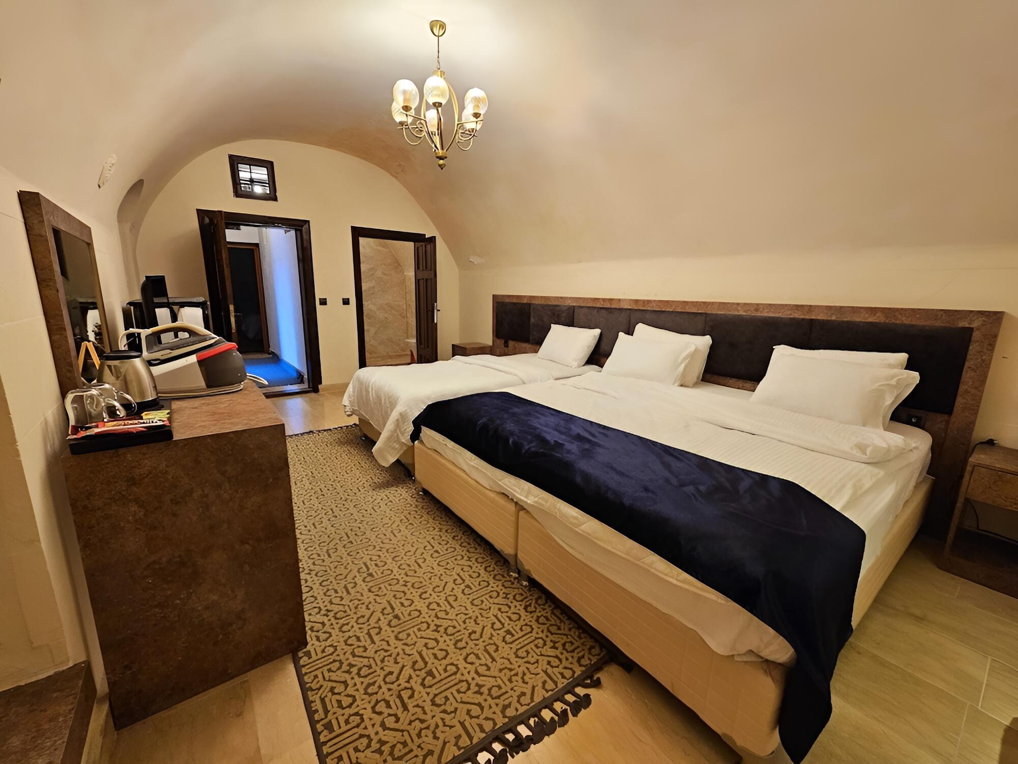 Standard Triple Room, No Windows photo 1