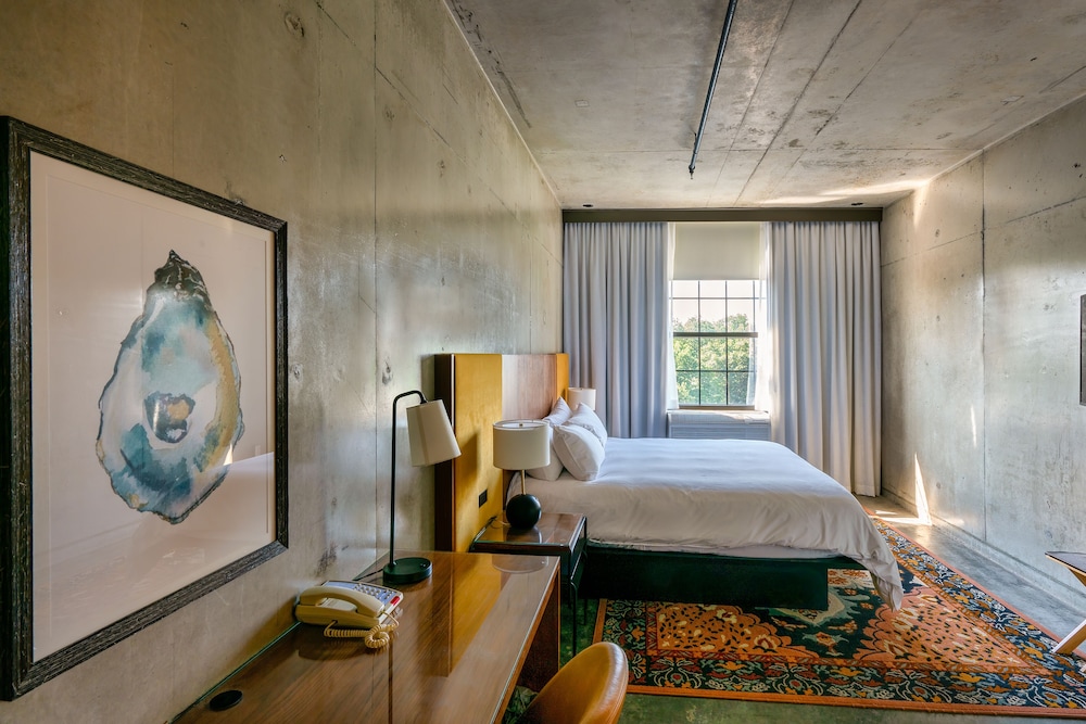 Room, 1 King Bed - Photo 4
