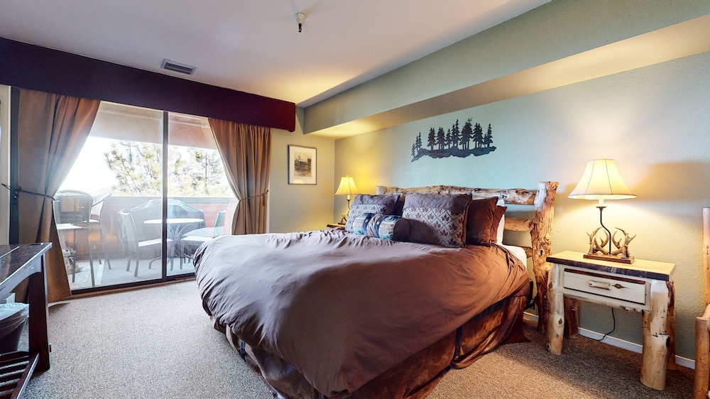 Condo, 2 Bedrooms