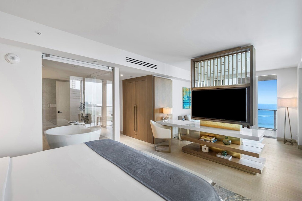 Grand Room, 1 King Bed, Ocean View (Grand) - Photo 1