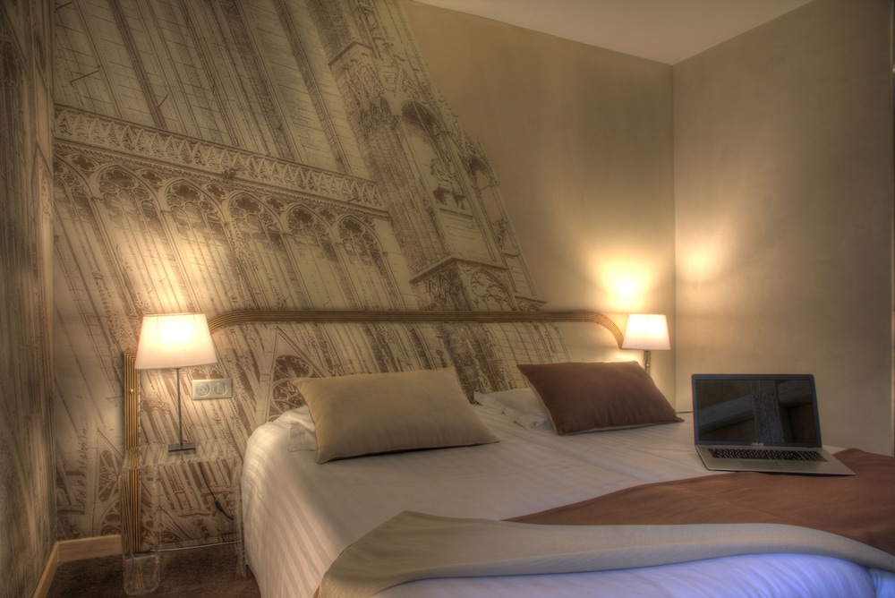 Double Room (Cathedral View) - Photo 20