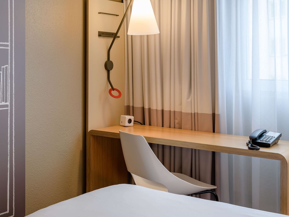 Standard Room, 2 Twin Beds - Photo 4