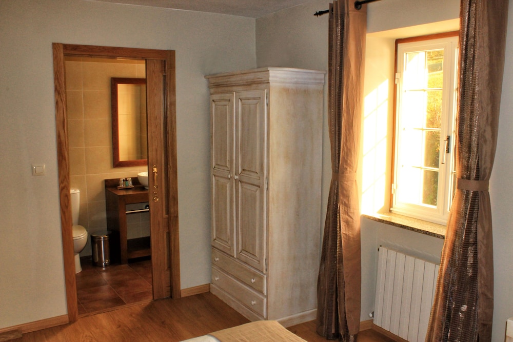 Standard Twin Room, 2 Twin Beds photo 2