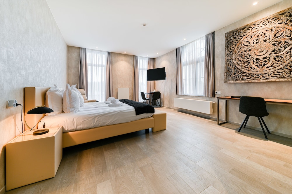 Deluxe Double Room, 1 King Bed photo 1