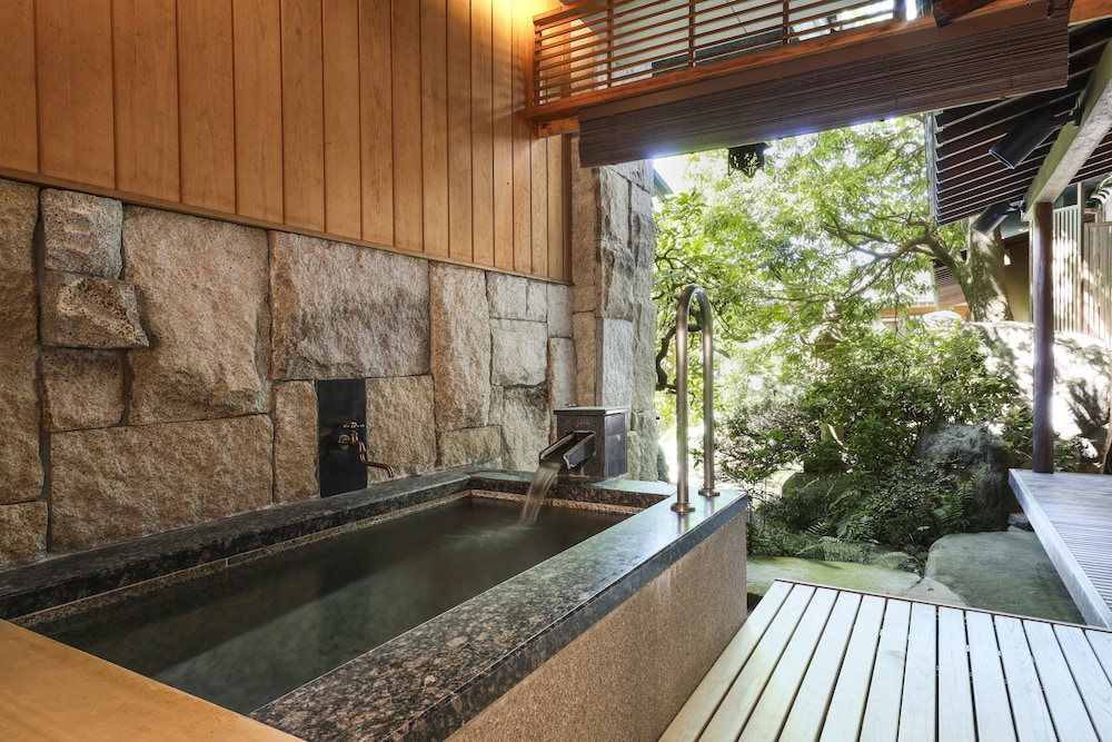 Japanese Traditional Superior Room with Open Air Bath, Garden View(No Single Use) photo 3