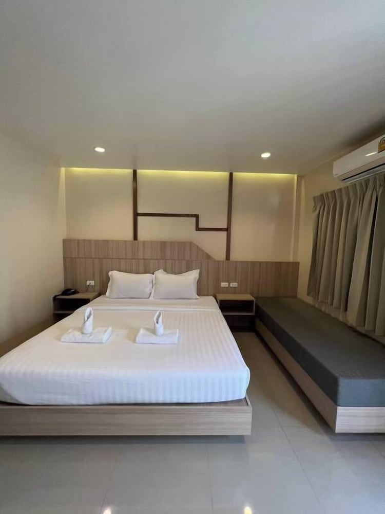 Deluxe Double Room - Photo 26