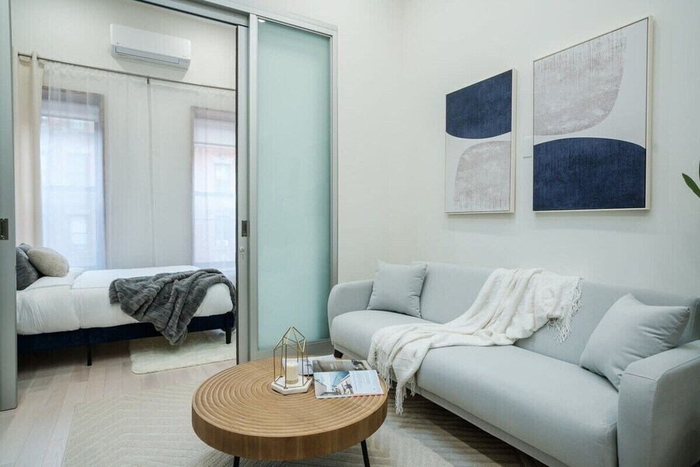 Apartment, 1 Bedroom, Pets Allowed photo 1