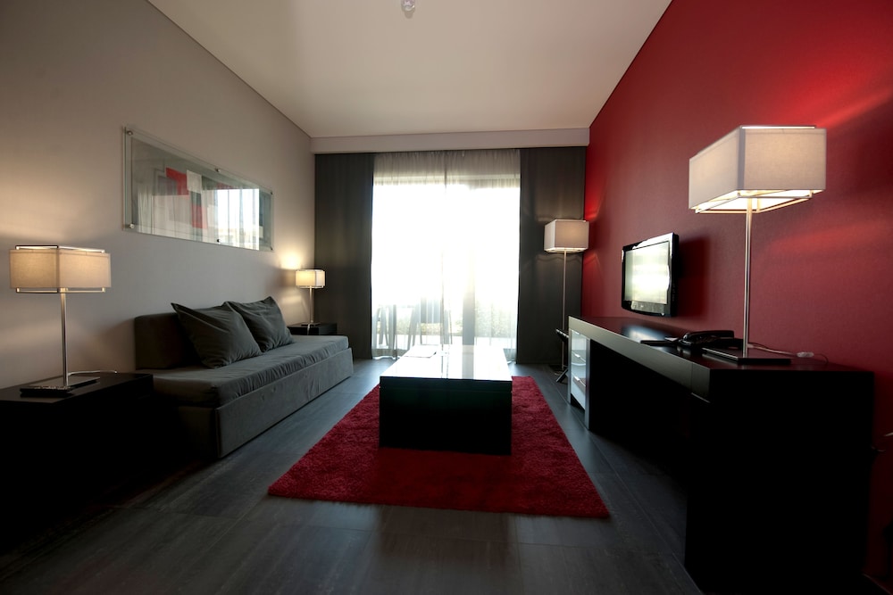 Junior Suite (2 Adults + 2 Children)