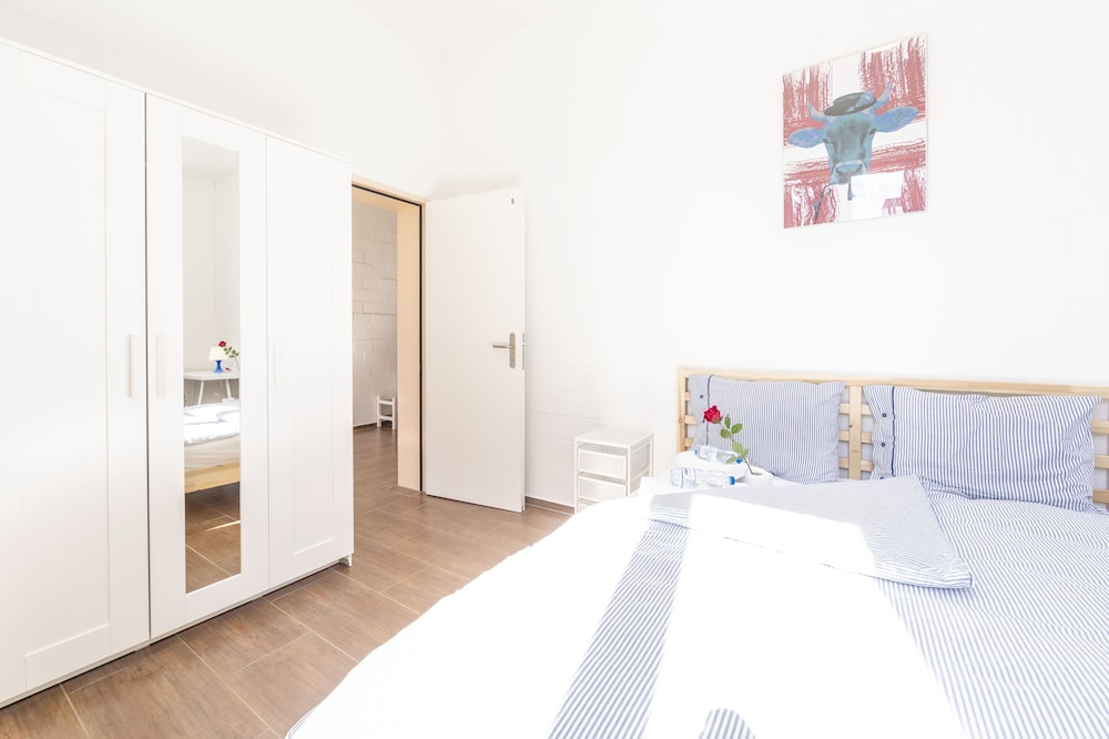 Basic-Doppelzimmer (Yellow Inn 25) photo 3