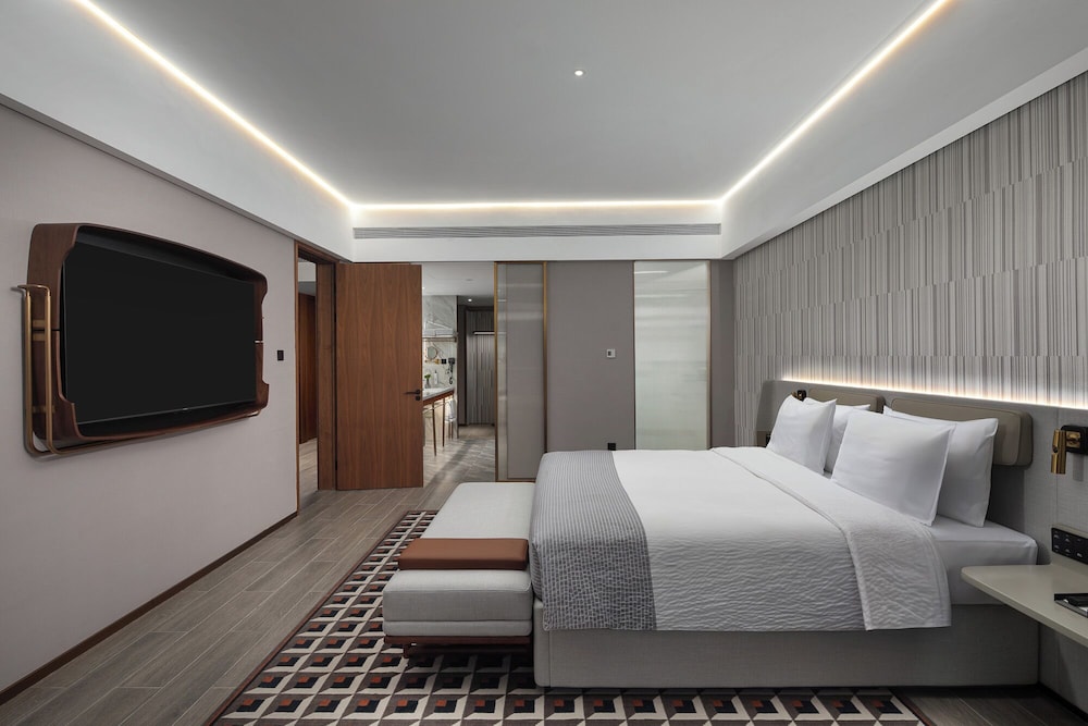 Executive Suite, City View photo 1
