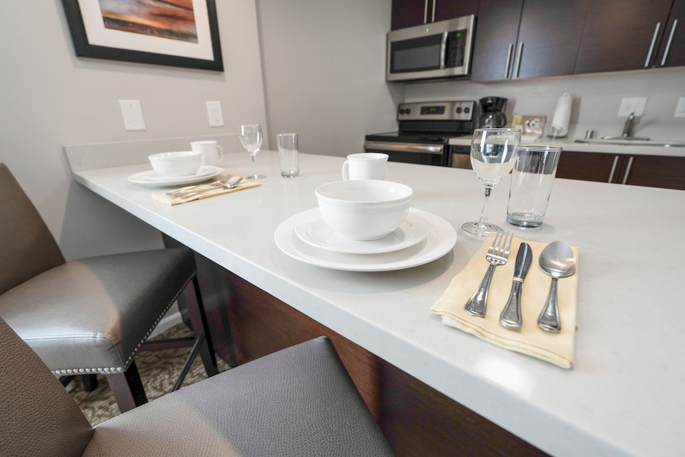 Signature Suite, 1 King Bed with Sofa bed, Accessible, Kitchen - Photo 6