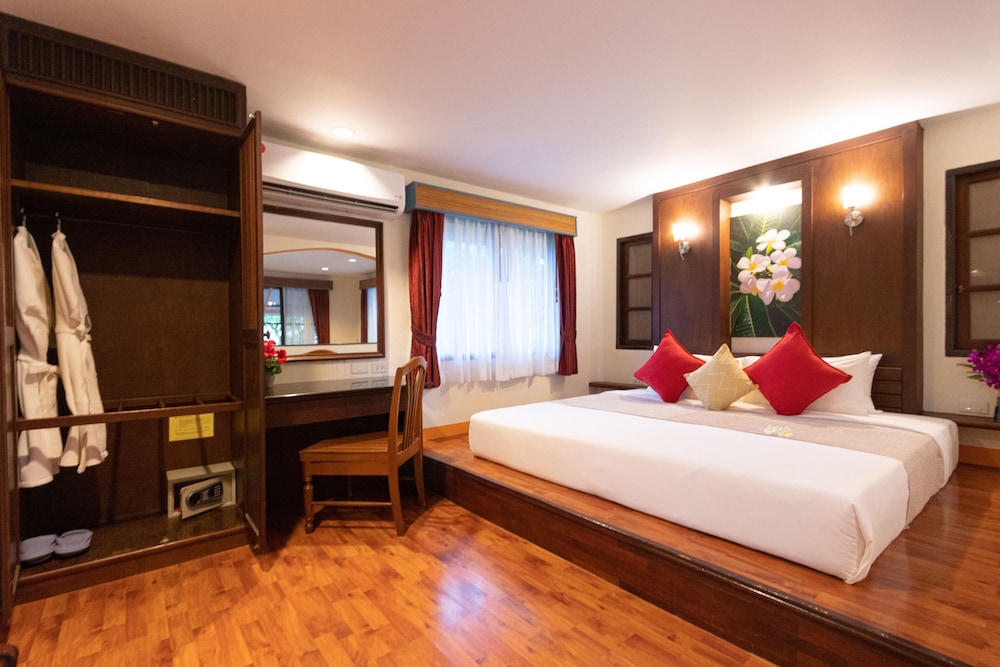 Villa, 1 Bedroom, Poolside - Photo 2