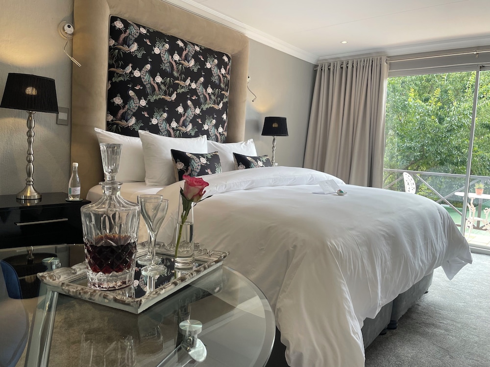 Double Deluxe (Twin or King beds) photo 1