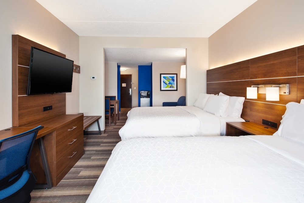 Suite, Multiple Beds - Photo 4