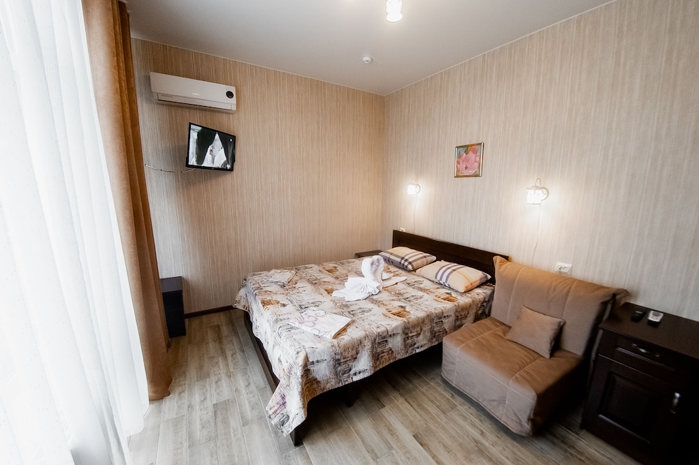 Standard Double or Twin Room photo 3