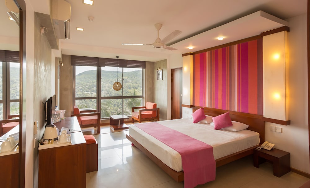 Deluxe Double Room - Photo 9