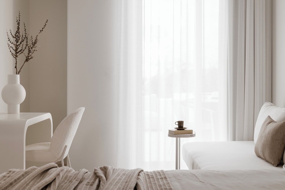 Junior Suite, 1 King Bed, Jetted Tub - Photo 11