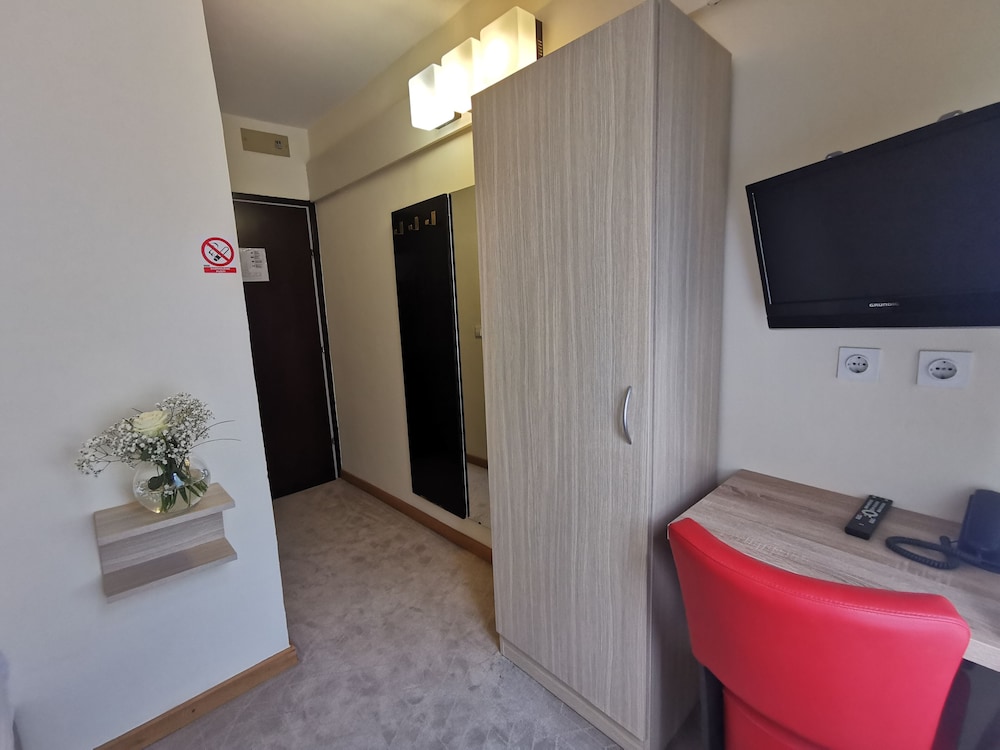 Standard Single Room, Park Side photo 2