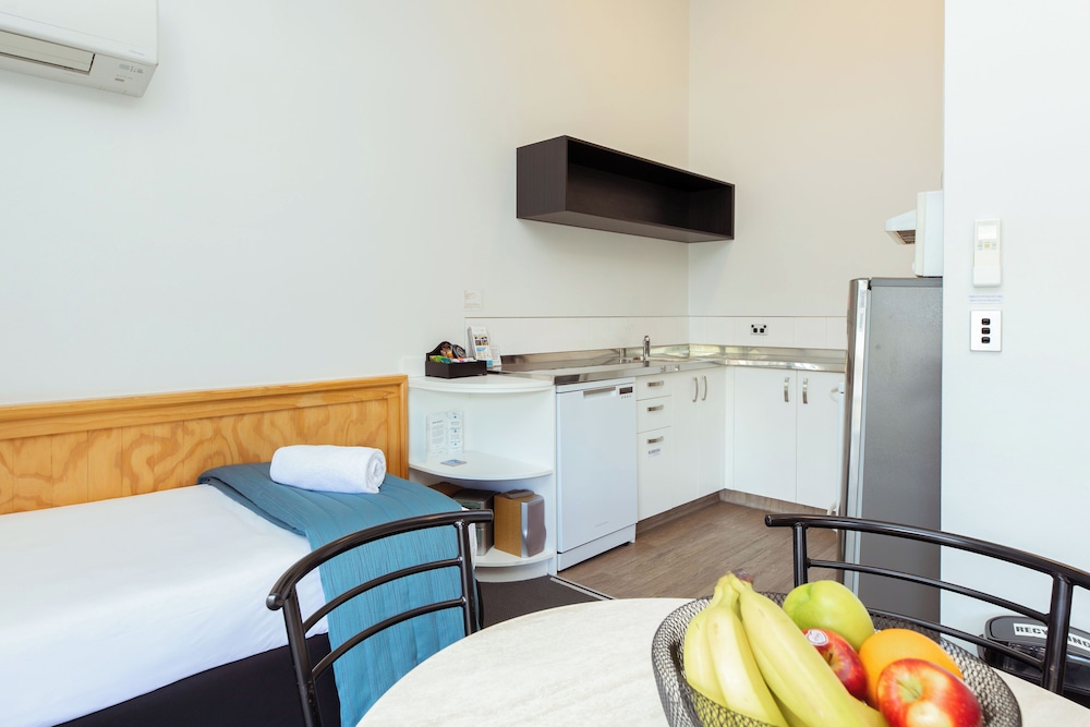 One Bedroom Apartment - Photo 3