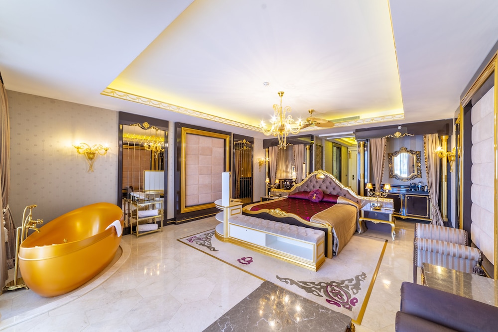 Deluxe Room Swim Up