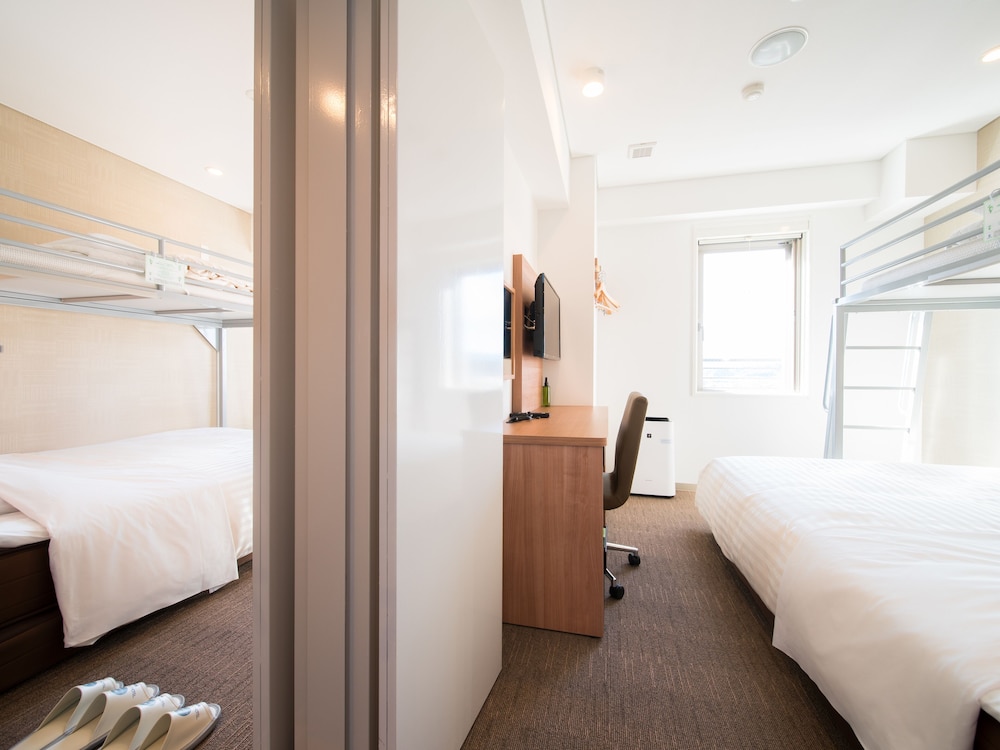 Economy Twin Room, Non Smoking - Photo 6
