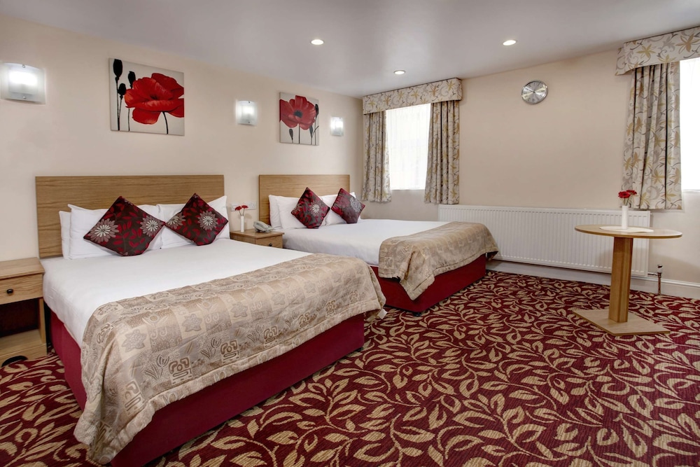 Standard Room, 2 Double Beds, Non Smoking - Photo 1