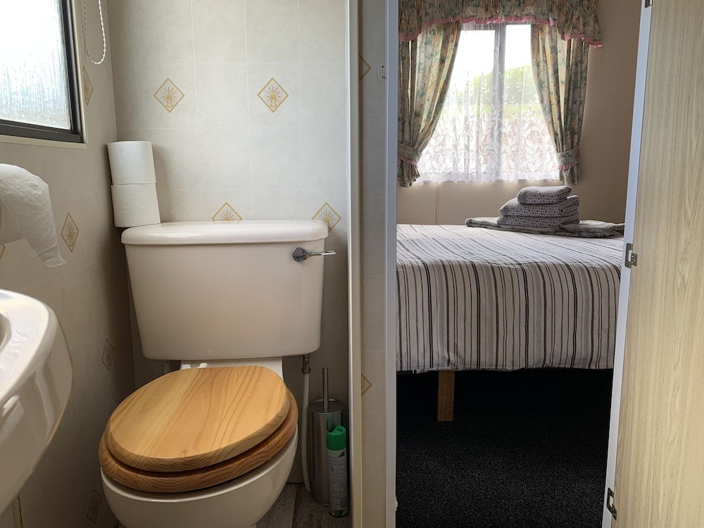 Double Room (Small  Room 5) photo 2