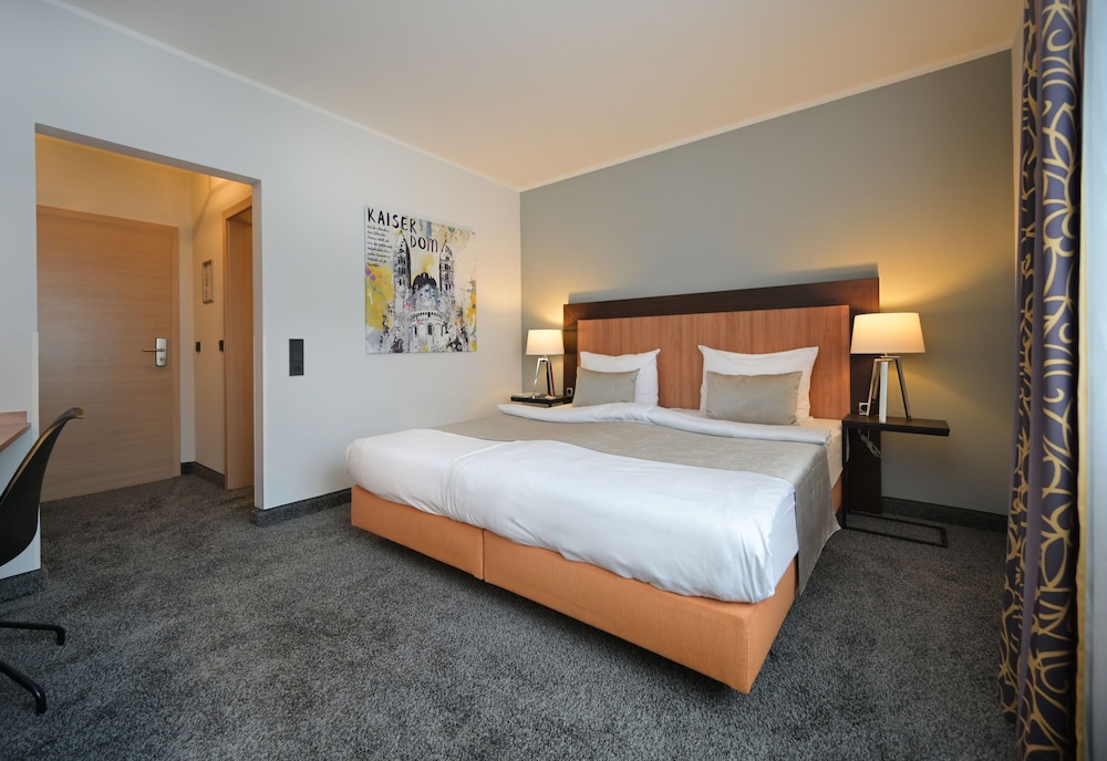 Comfort Room - Size: M(edium) photo 2