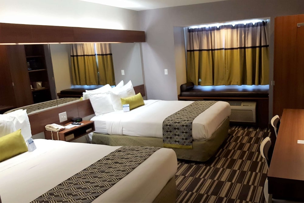 Room, Accessible photo 1